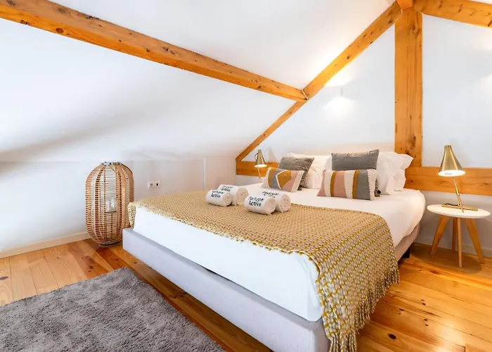 Apartman Framed Corner By Portugal Active *