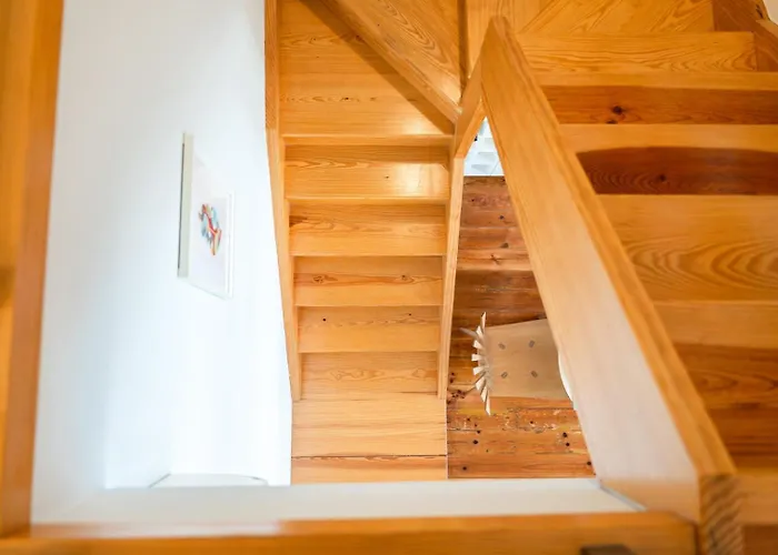 Framed Corner By Portugal Active ポルト